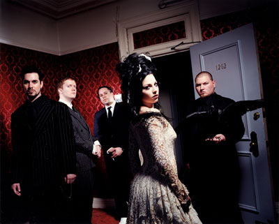 Evanescence promo 4 2004.jpg